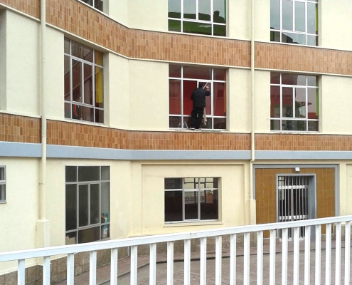 Limpieza de ventanas de comunidades en cantabria-Factoria integral norte